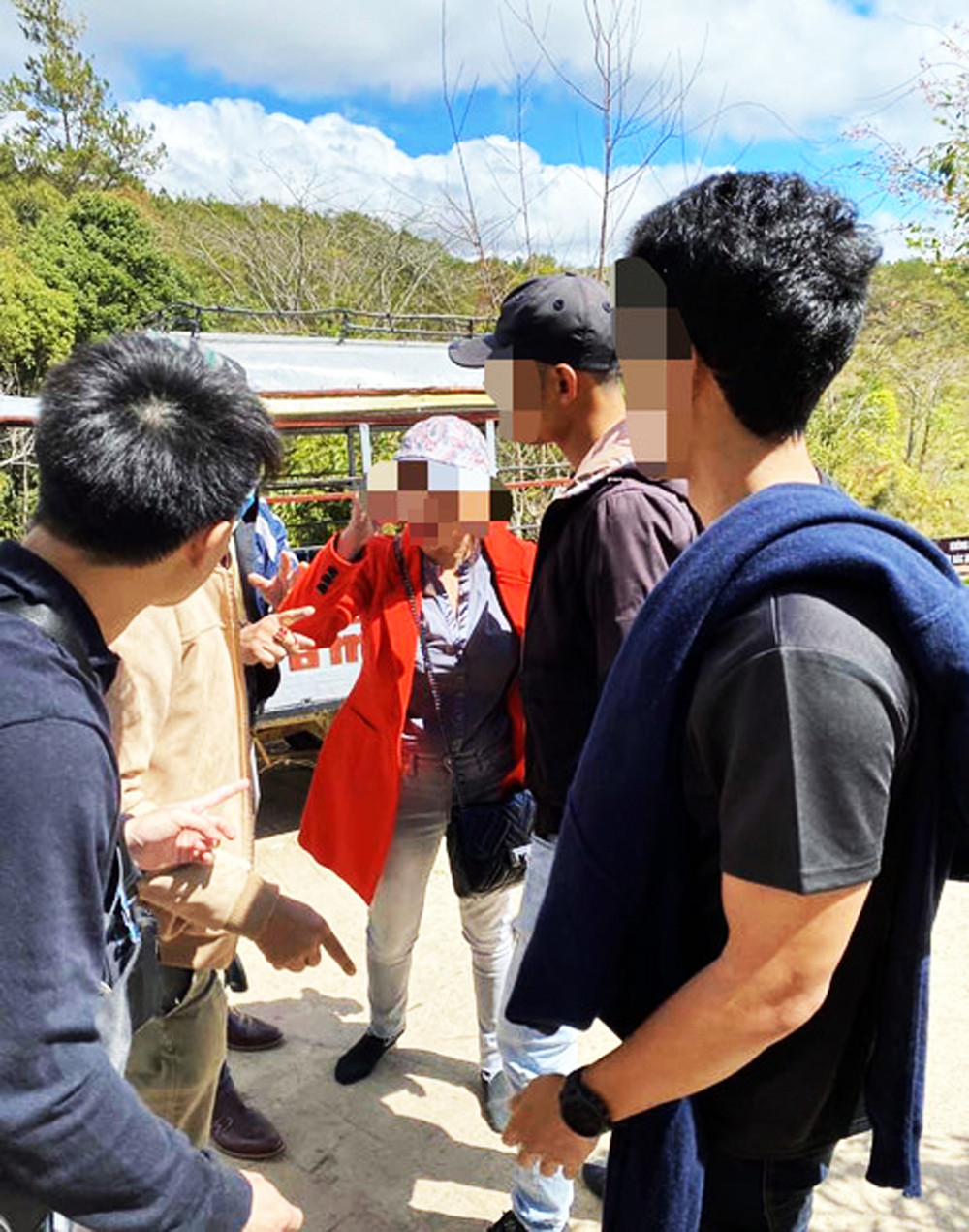 Xin lỗi du khách Thái Lan bị hành hung ở hồ vô cực ảnh 1