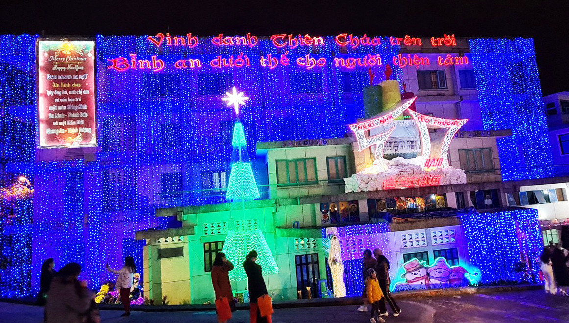 Cả nước tưng bừng đón chào Giáng sinh 2020 ảnh 53