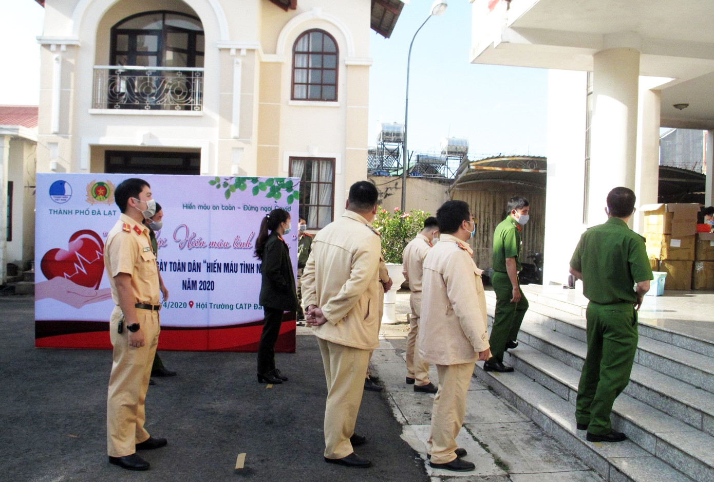 Chiến sĩ công an trẻ Đà Lạt khởi động “Hành trình giọt máu nghĩa tình” ảnh 1