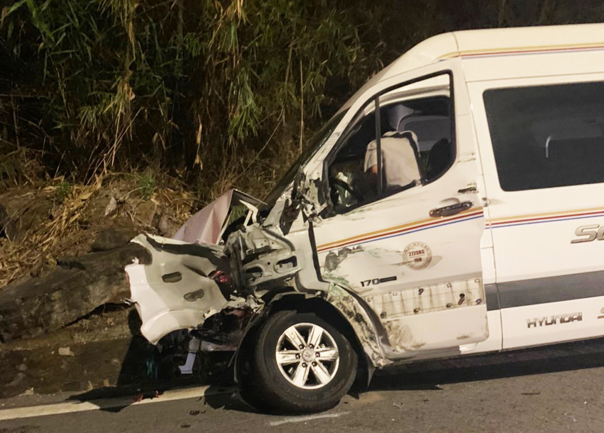 Xe container gây tai nạn liên hoàn với 5 ô tô trên đèo Bảo Lộc, nhiều người bị thương ảnh 1