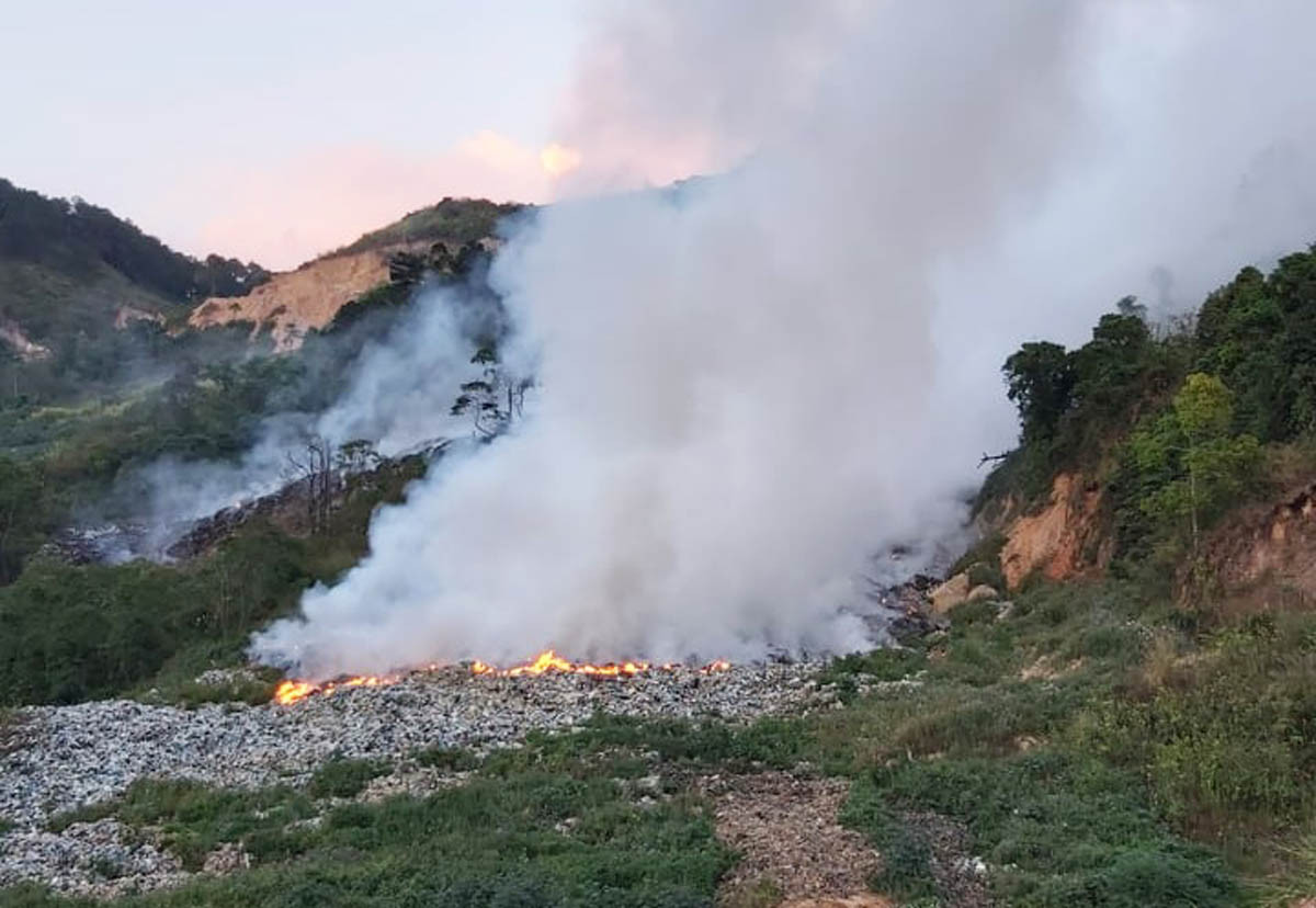 Cháy bãi rác Cam Ly sang ngày thứ 6, Đà Lạt huy động tổng lực cứu hỏa ảnh 2