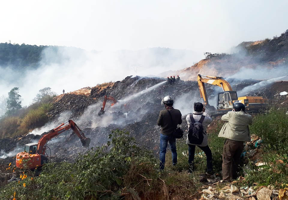 Cháy bãi rác Cam Ly sang ngày thứ 6, Đà Lạt huy động tổng lực cứu hỏa ảnh 1