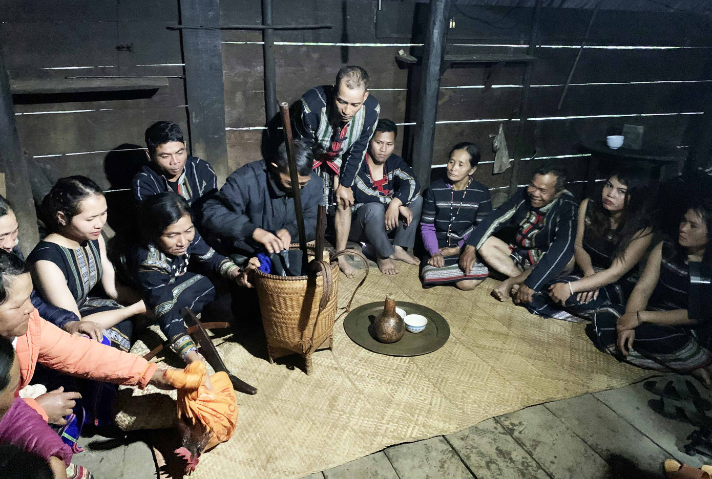 Sơn nữ K Ho 'bắt chồng' lúc nửa đêm ảnh 2