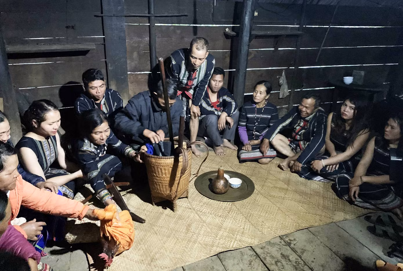 Sơn nữ K Ho 'bắt chồng' lúc nửa đêm ảnh 2