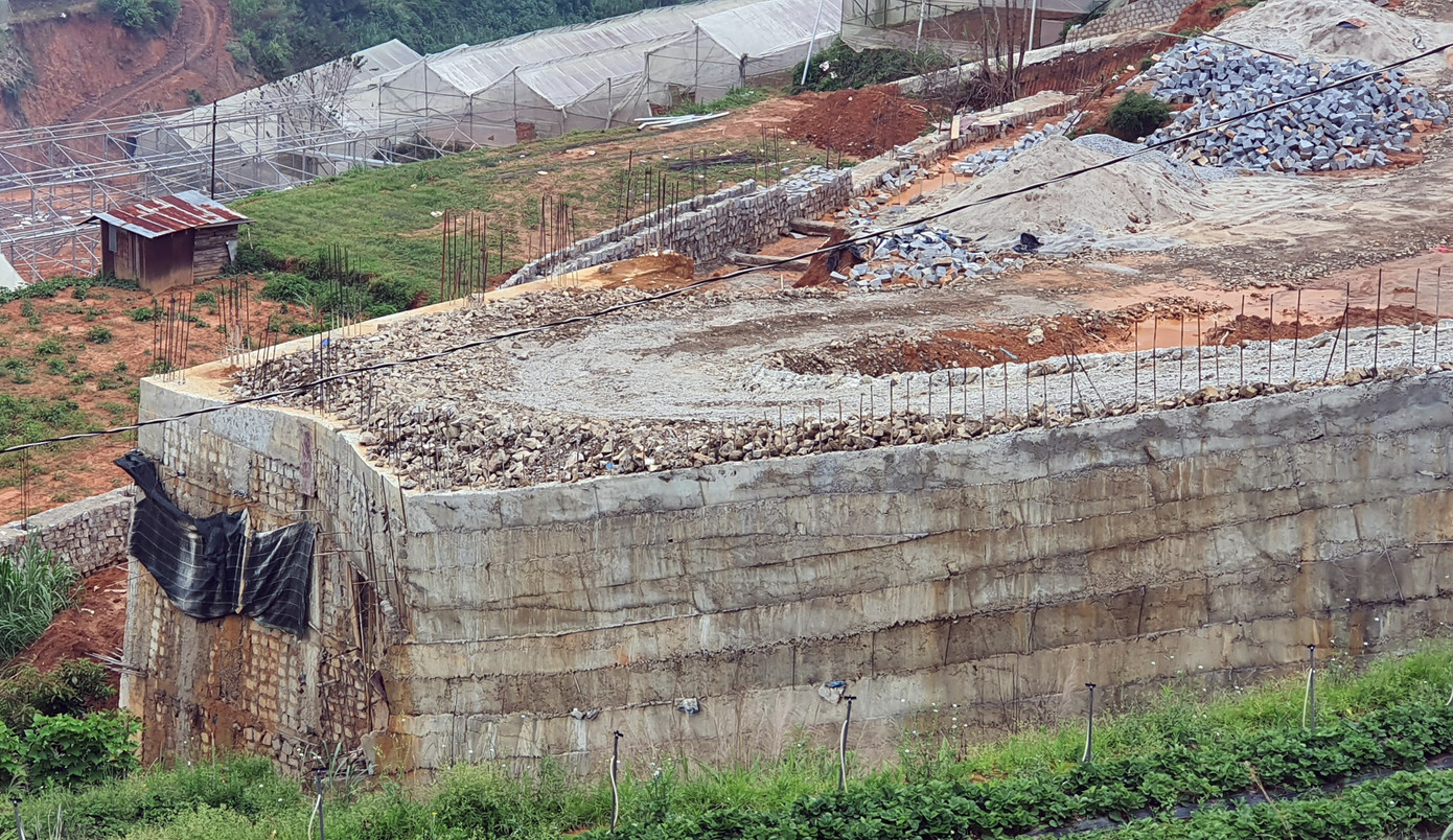 Phường bao che việc thi công trái phép rầm rộ trên đất nông nghiệp? ảnh 1