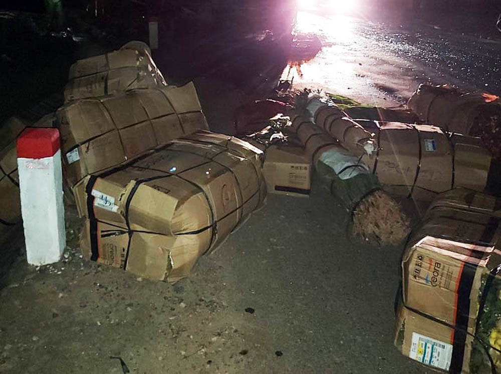 Xe khách giường nằm nổ lốp, cháy rụi trên Quốc lộ 20 ảnh 2