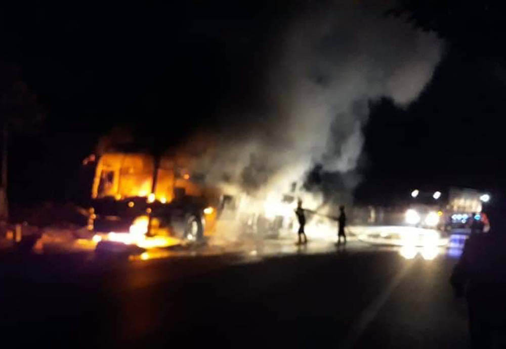 Xe khách giường nằm nổ lốp, cháy rụi trên Quốc lộ 20 ảnh 3