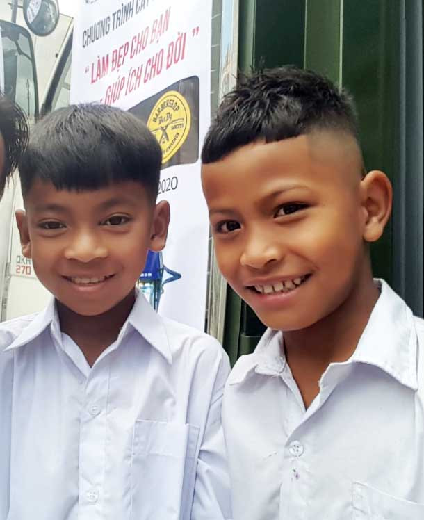 Xe hớt tóc lưu động miễn phí tìm trẻ em nghèo Đà Lạt ảnh 2