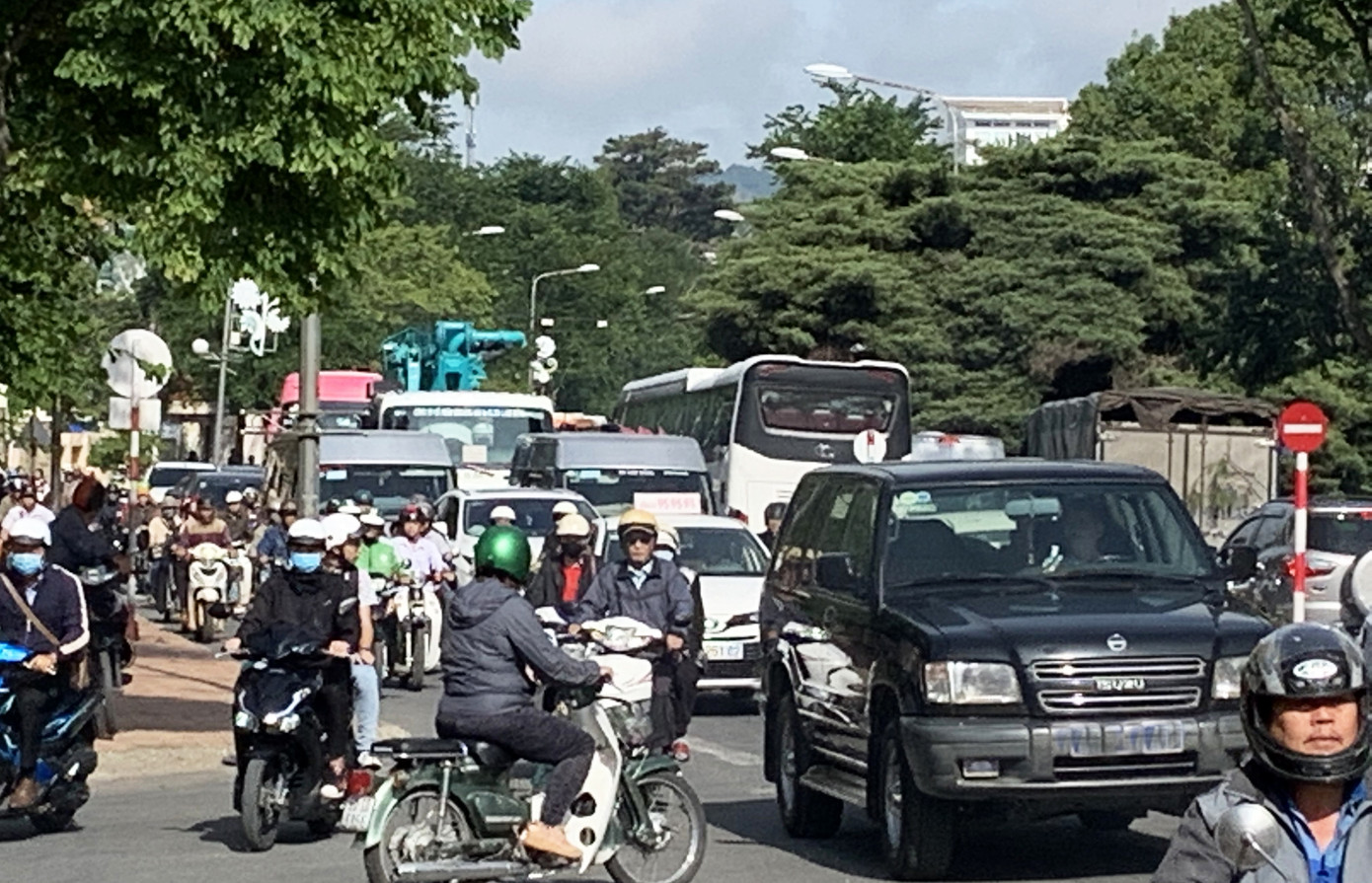 Đà Lạt tấp nập du khách dịp Tết Dương lịch 2021 ảnh 2