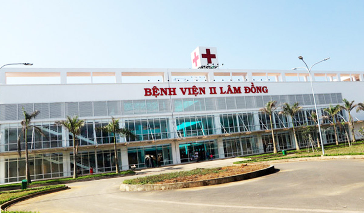 Nam thanh niên tử vong bất thường trong sân bệnh viện ảnh 1