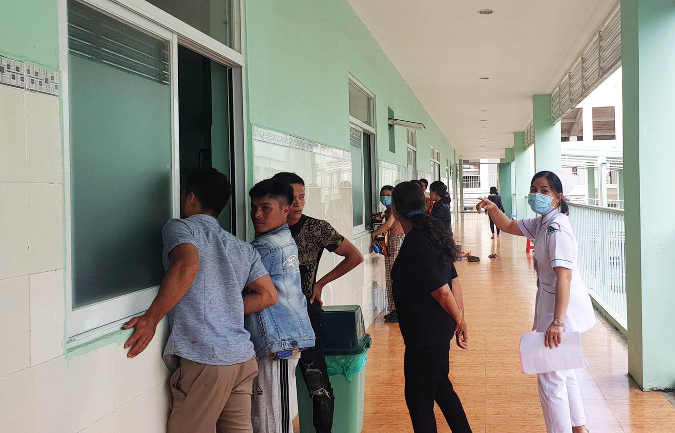 86 người nhập viện nghi ngộ độc thực phẩm từ 2 đám tiệc ảnh 1