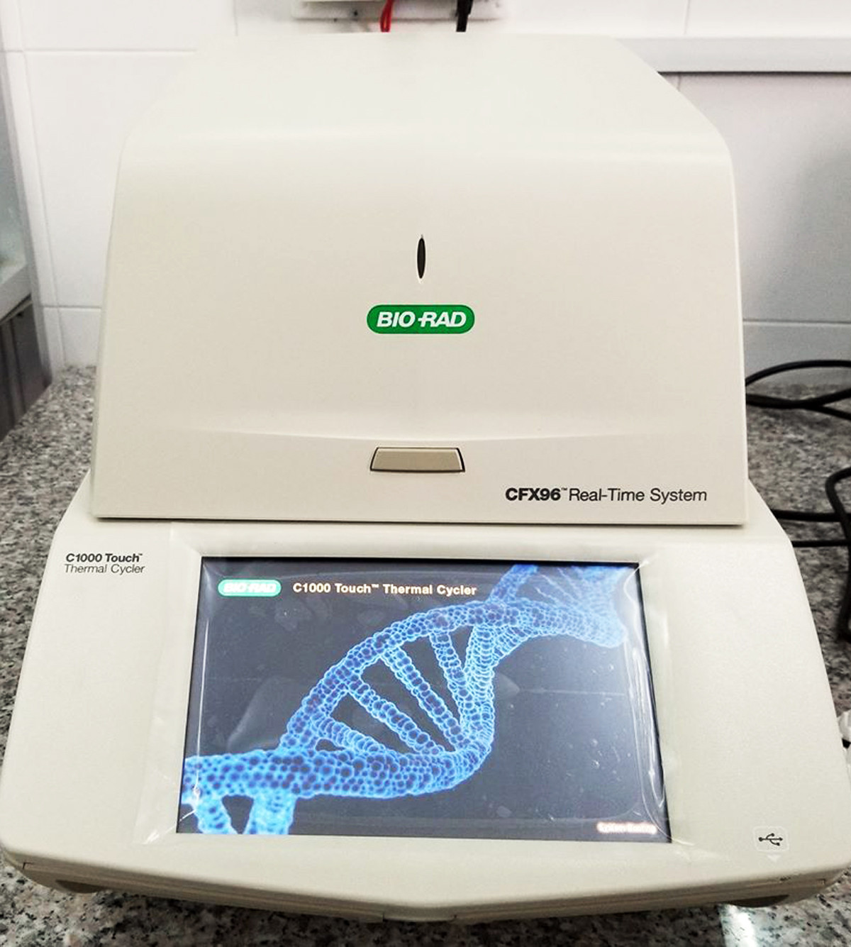 Máy xét nghiệm SARS-CoV-2 doanh nghiệp tặng Lâm Đồng chưa tới 1 tỷ đồng ảnh 1