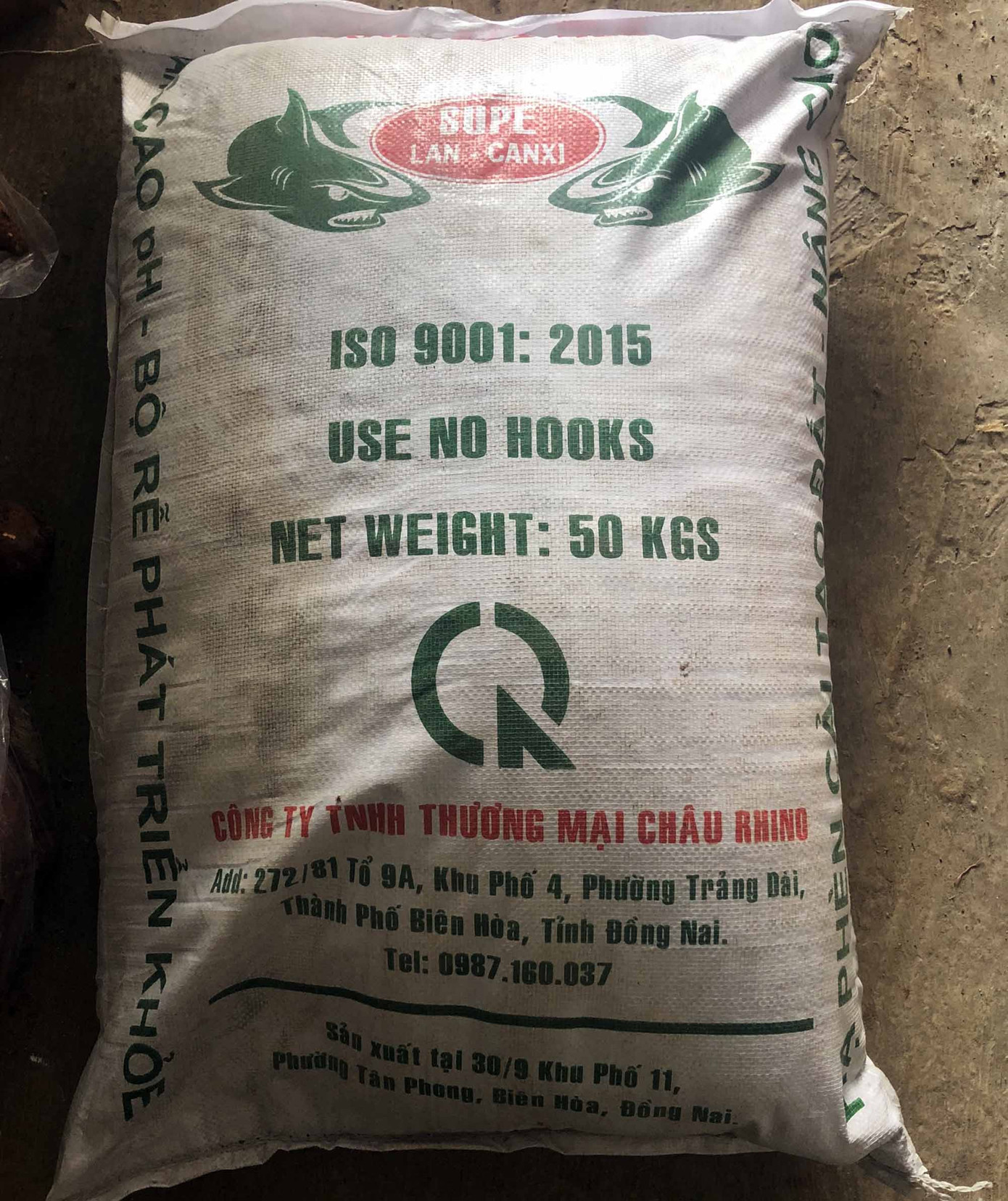 Phát hiện 40 tấn phân bón giả sản xuất bằng đất, bột đá ảnh 3