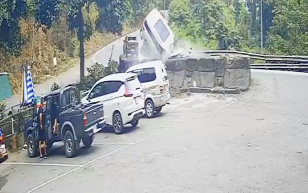 Gặp đại nạn trên đèo Bảo Lộc, 4 người trong gia đình thương vong ảnh 1