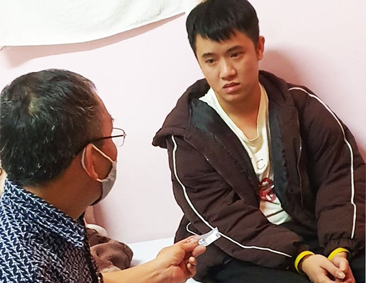 Nguyễn Ngọc Lợi khai nhận vừa mua 1 viên thuốc lắc và 1 gói Kentamine giá 1,8 triệu Hơn 20 thanh niên phê ma túy trong khách sạn ở Đà Lạt ảnh 3