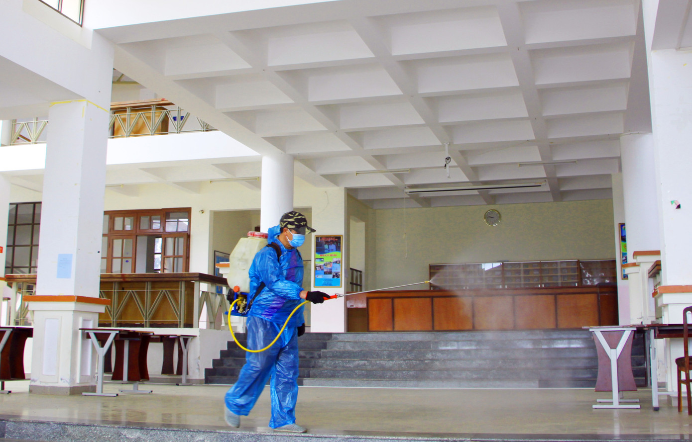 Đà Lạt: Phát miễn phí khẩu trang, dung dịch diệt khuẩn cho sinh viên ảnh 1