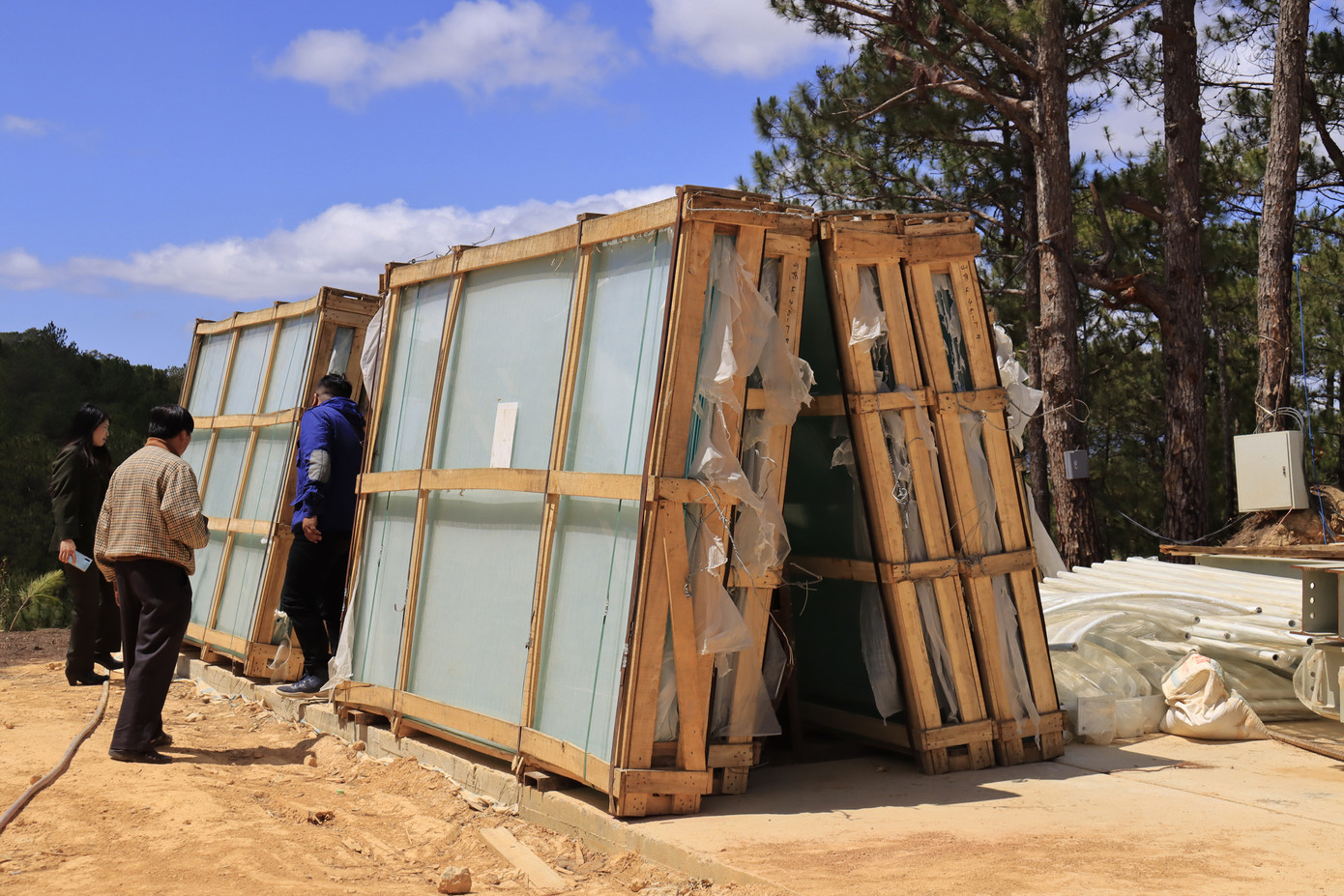 Kiến nghị dỡ cầu kính không phép ở Thung lũng tình yêu ảnh 2