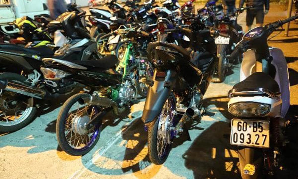 50 'quái xế' náo loạn Quốc lộ 20, cảnh sát nổ súng khống chế ảnh 2