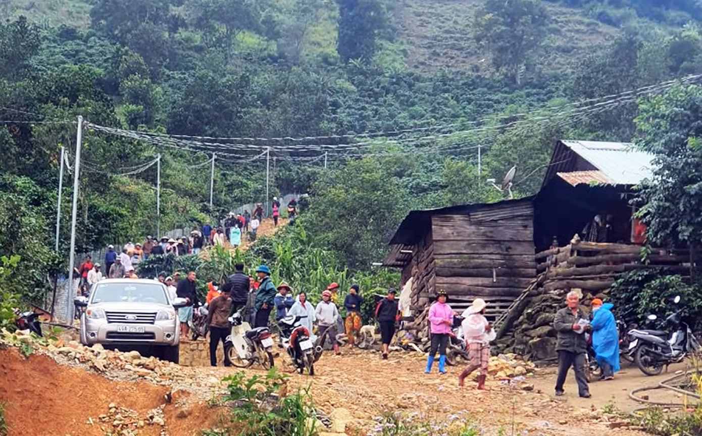  Tháo dỡ 12 căn nhà kiên cố tại ngôi làng 'mọc' chui trên đất rừng ảnh 3