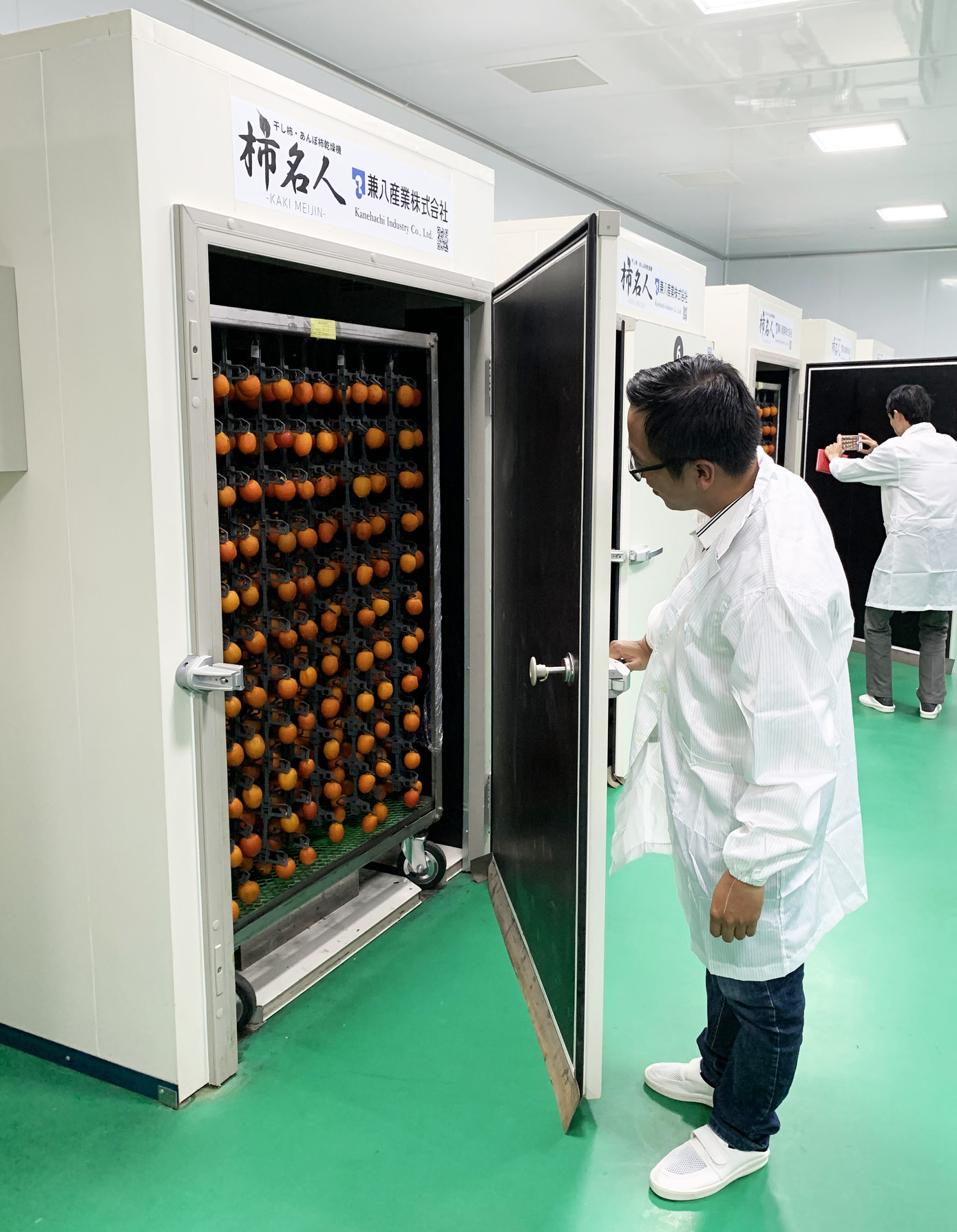 Hồng Đà Lạt lên đời, 'cháy hàng' khi sấy treo kiểu Nhật ảnh 5