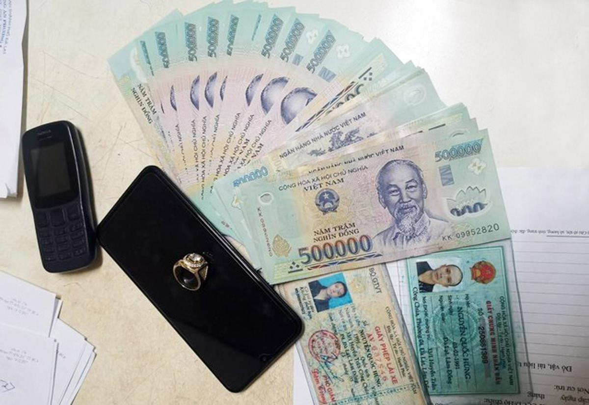 Thủ đoạn tinh vi của đối tượng trộm kim cương tiền tỷ ảnh 2