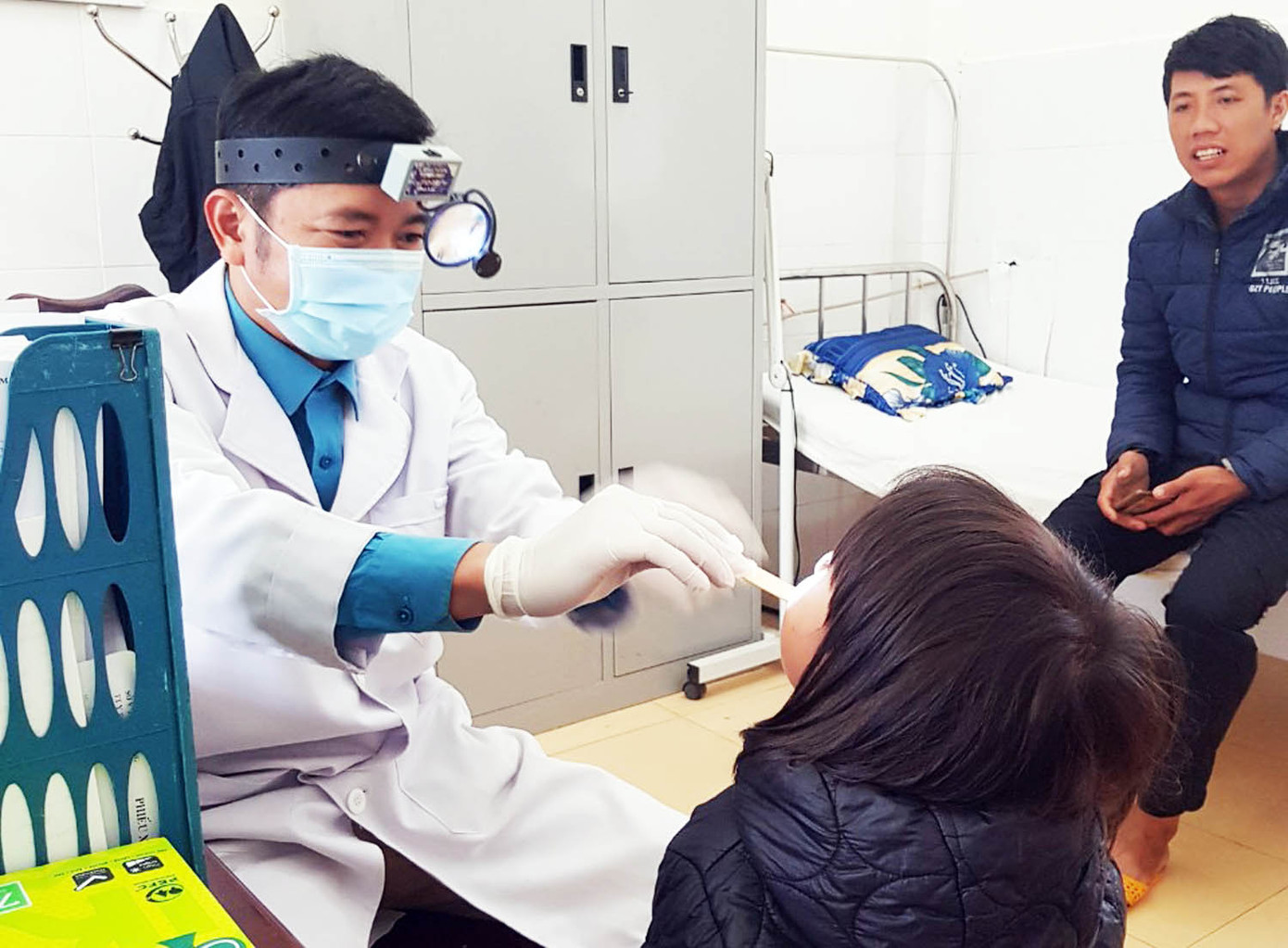 Trắng đêm băng rừng chống dịch bạch hầu ở 'ngôi làng 4 không' ảnh 2