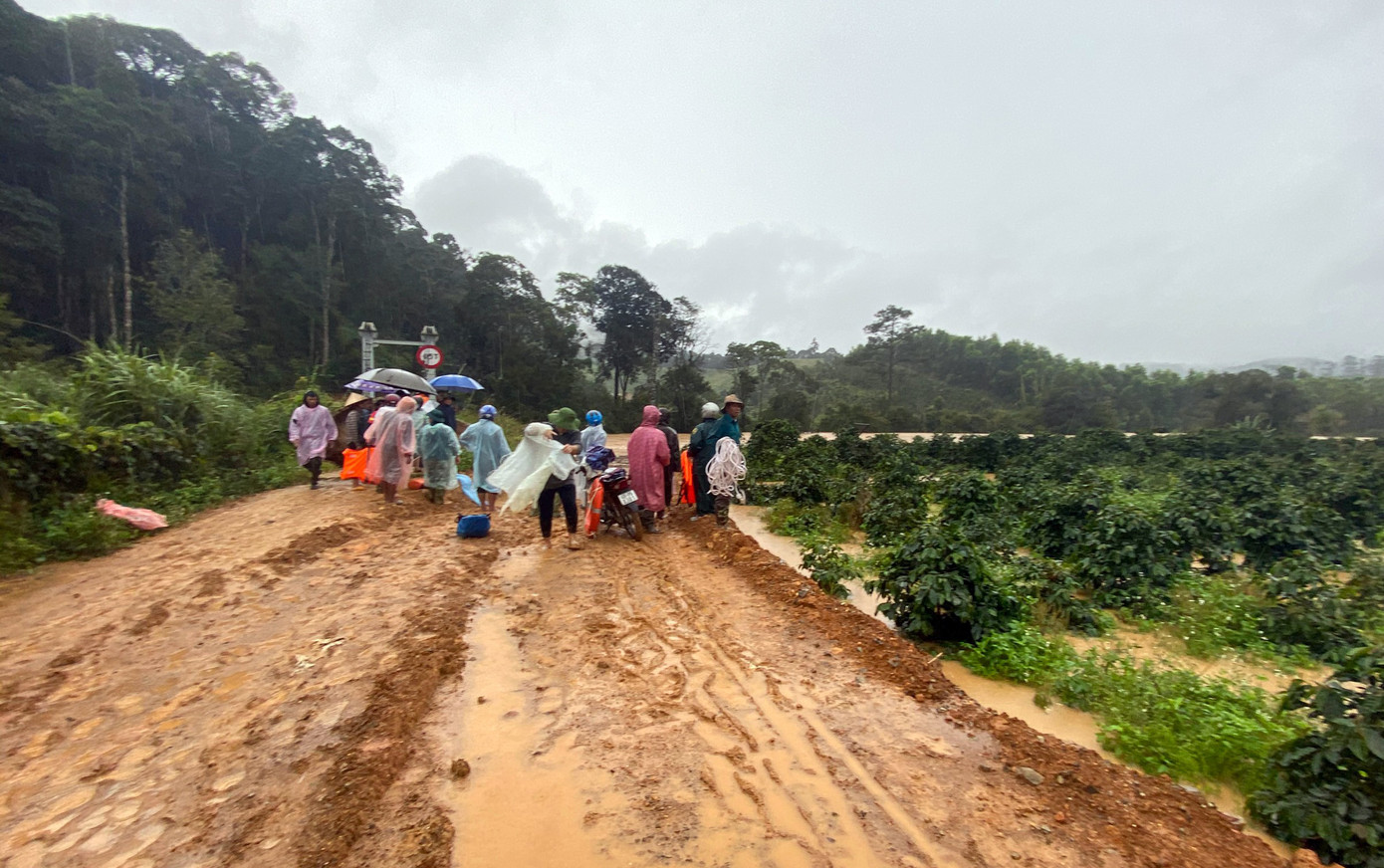 Nhóm du khách bị lũ cuốn: Sẽ làm rõ trách nhiệm tổ chức tour giữa cảnh báo sạt lở ảnh 3