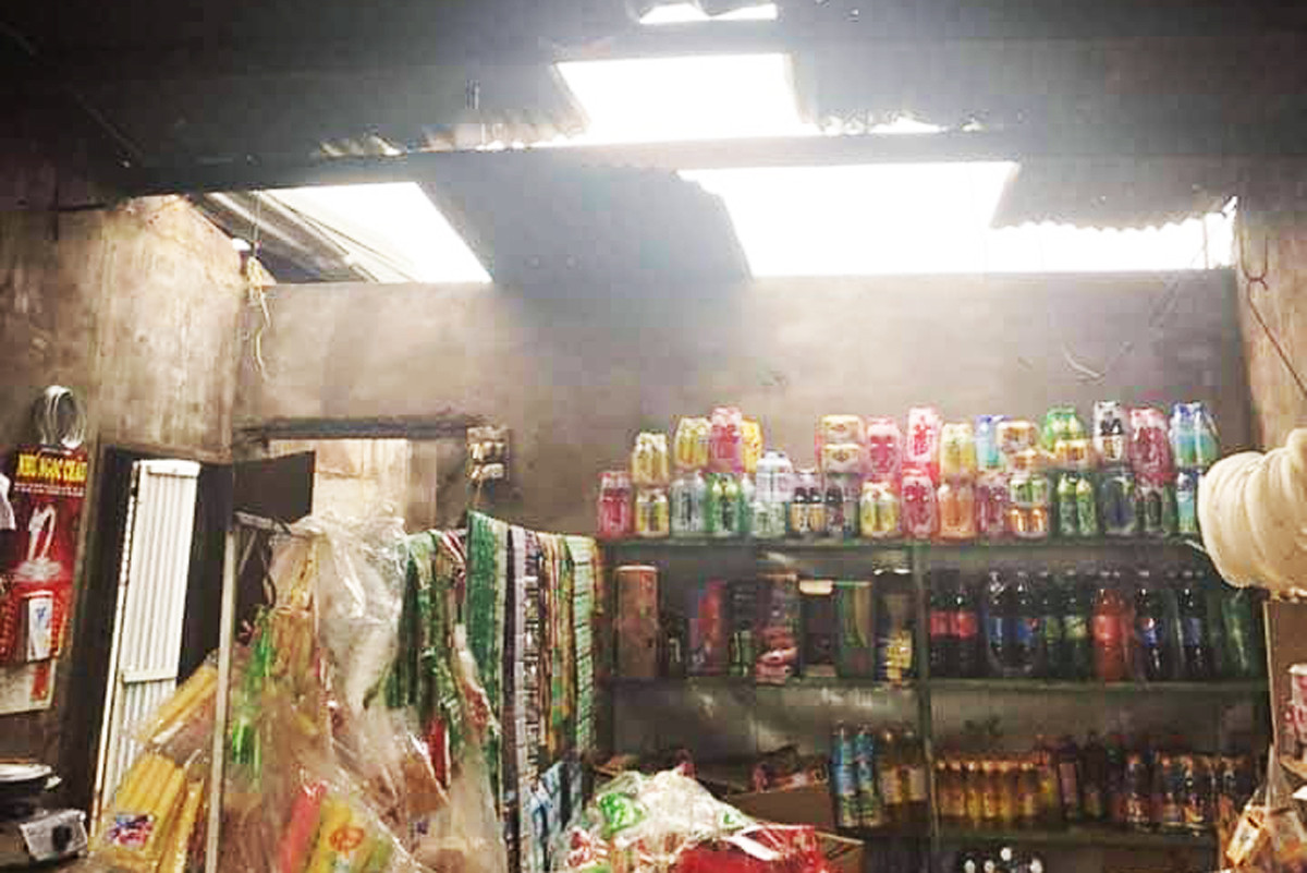 Sét đánh chết 1 người, lốc xoáy thổi bay 70 mái nhà ở Lâm Đồng ảnh 3