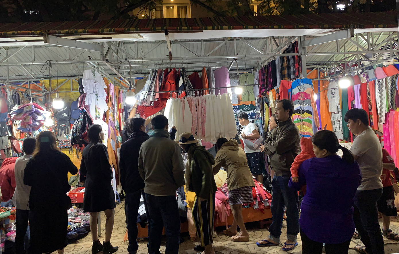 Du khách nườm nượp đổ về Đà Lạt, kẹt xe cục bộ ở nhiều tuyến đường ảnh 3