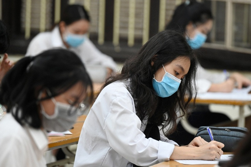 "Vượt vũ môn" trong mùa dịch là thách thức chưa từng có của cả thầy và trò cùng các cơ quan quản lý giáo dục. Sự kiện giáo dục nổi bật 2020: Tự hào teen Việt vượt qua những thử thách chưa từng có ảnh 2