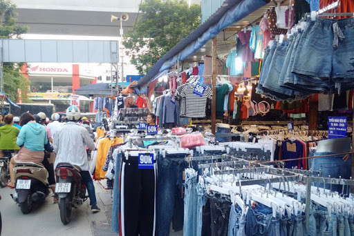 Vụ chủ quán ở chợ Xanh ném tiền của khách xuống đất: Dân mạng kể thêm trải nghiệm nhớ đời ảnh 2