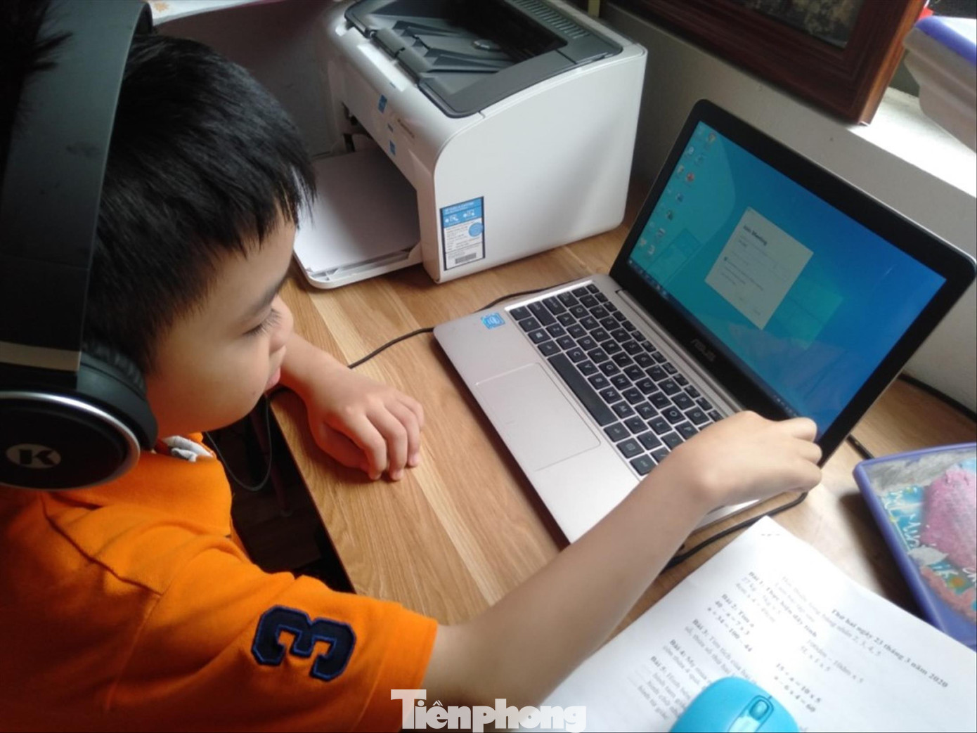 Hạn chế đi lại trong dịch COVID-19, nhu cầu máy tính vẫn tăng mạnh ảnh 1