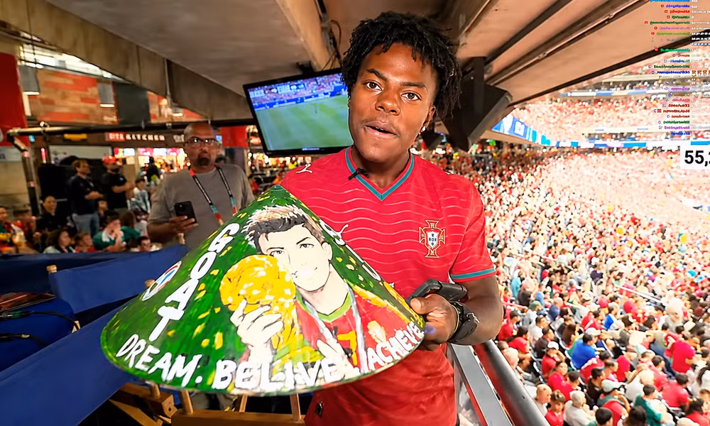 Nón lá Việt Nam bất ngờ xuất hiện ở World Cup 