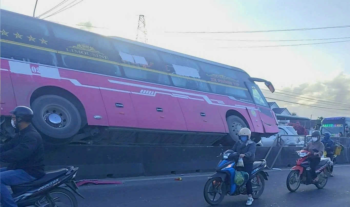 Tai nạn liên hoàn trên Quốc lộ 1A ở Gia Lai, giao thông ùn ứ cận Tết