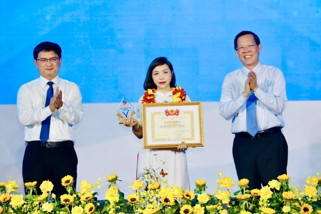 Phạm Thiên Trang: Người khuyết tật lan tỏa yêu thương với giải thưởng tình nguyện quốc gia