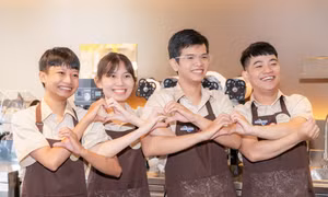 Cửa hàng trà sữa đầu tiên ở Việt Nam giao tiếp bằng ngôn ngữ ký hiệu