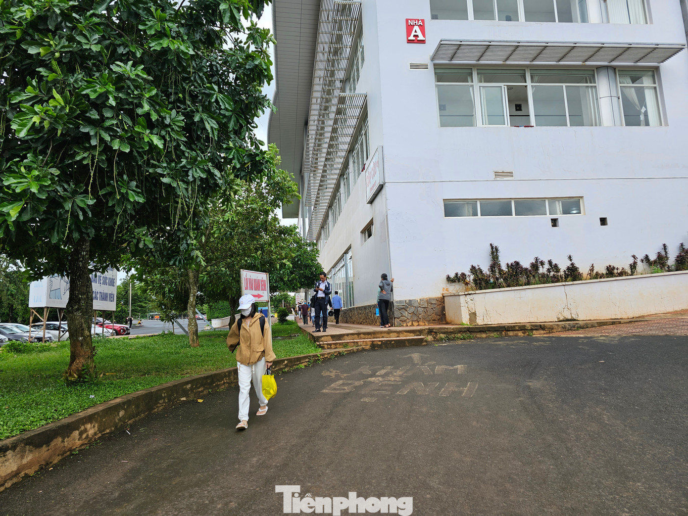 Bệnh viện Đa khoa vùng Tây Nguyên - nơi đang cấp cứu, điều trị nạn nhân P. tp-331.jpg
