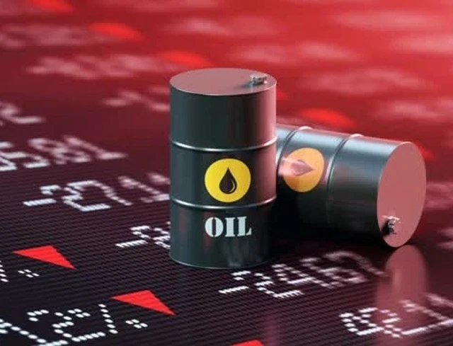 Giá dầu thế giới hạ nhiệt, trong nước vẫn neo cao