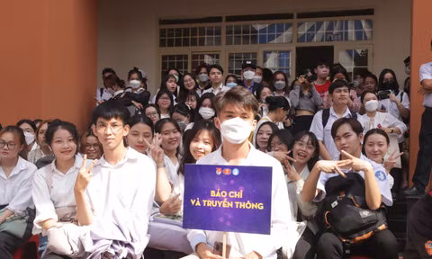 Báo chí mất ngôi đầu điểm chuẩn tại trường ĐH Khoa học Xã hội và Nhân văn TPHCM