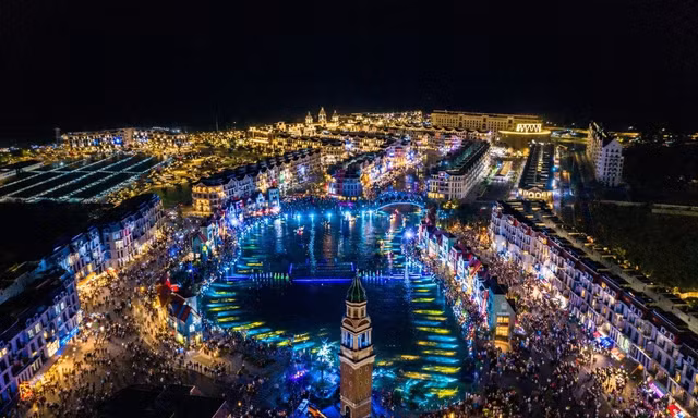 Phú Quốc United Center: Từ “tâm điểm không ngủ” đến “vũ trụ lễ hội” bùng nổ