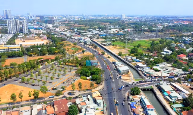 'Khẩu vị' người mua sẽ thế nào khi tuyến 'đường tỷ đô' quốc lộ 13 sắp mở rộng lên 60m?