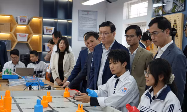 Trường THPT Huỳnh Thúc Kháng: Hơn một thế kỷ gieo mầm hiền tài