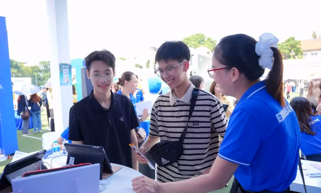 Eximbank lan tỏa tinh thần số tại ngày Hội thẻ Việt Nam 2025