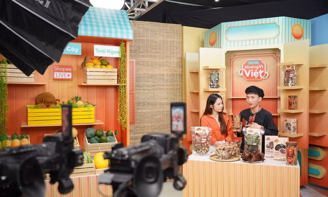 Livestream bán đặc sản Thái Nguyên trên Shopee thu hút triệu lượt xem