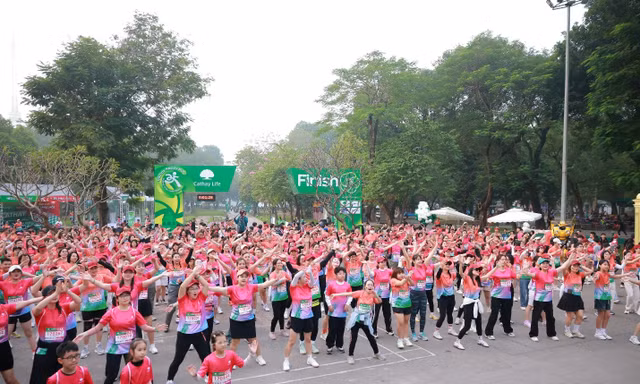 Cathay Happy Run 2025 lan tỏa lối sống khỏe tại Hà Nội