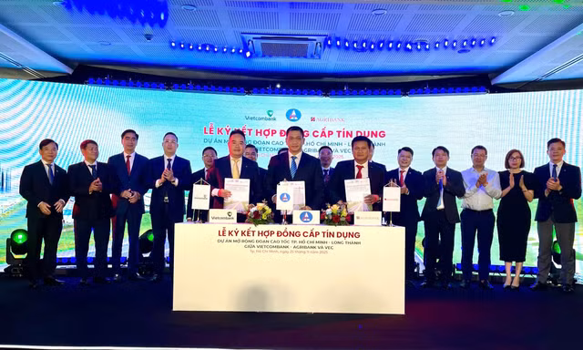 VEC và Vietcombank, Agribank ký kết hợp đồng cấp tín dụng cho dự án mở rộng đoạn cao tốc TP.HCM – Long Thành