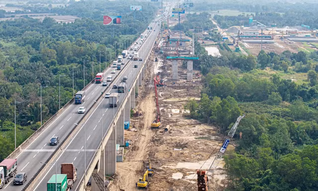 Vật liệu khan hiếm, giá vượt kiểm soát - ai chịu trách nhiệm trước những bất cập kéo dài? 