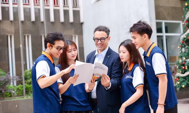 Học viện Ngân hàng lọt vào danh sách bảng xếp hạng THE
