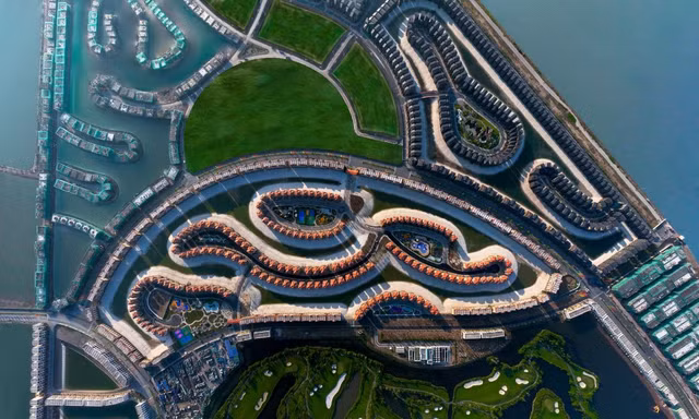 Đặc quyền cư dân Isla Bella: Sống trong 'vòng tay' thiên nhiên và nhịp lễ hội sôi động của thành phố đảo