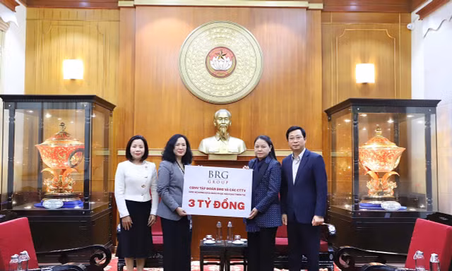Tập đoàn BRG và Ngân hàng SeABank trao 5 tỷ đồng ủng hộ đồng bào khắc phục hậu quả thiên tai